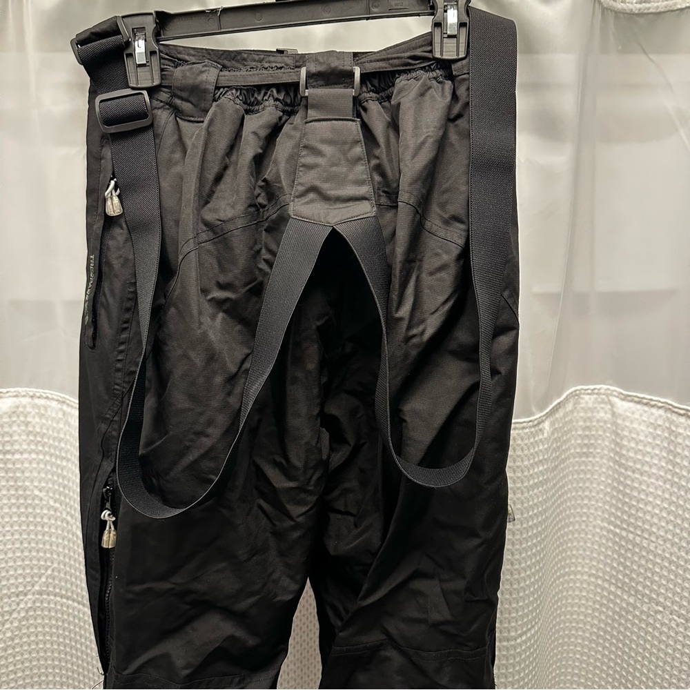 Trespass med black snow pants with over shoulder straps - Picture 3 of 8